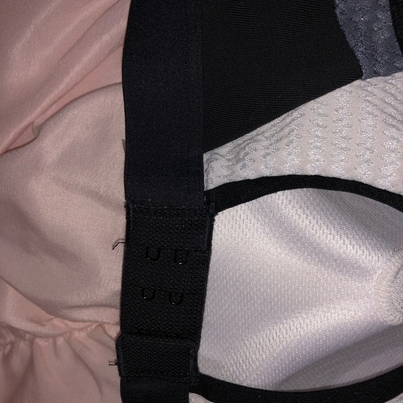 sports bra - Picture 5 of 7